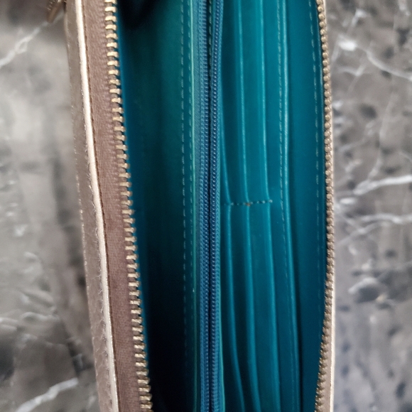 Fossil ladies pale gold pebble grain leather wallet - Picture 4 of 5